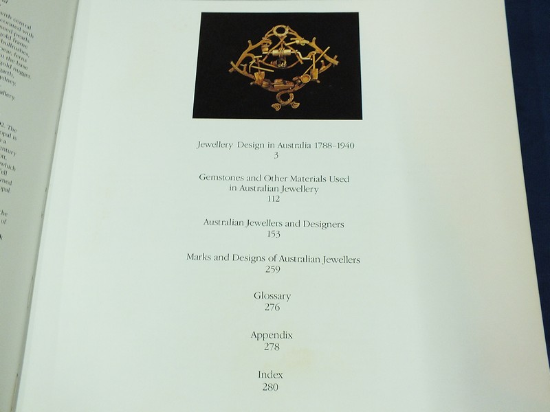 AUSTRALIAN JEWELLERY 19TH AND EARY 20TH CENTURY ปกแข็ง 286 หน้า ปี 1990