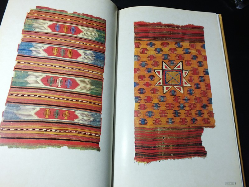 100 KILIMS MASTERPIECES FROM ANATOLIA by yanni petsopoulos ปกแข็ง