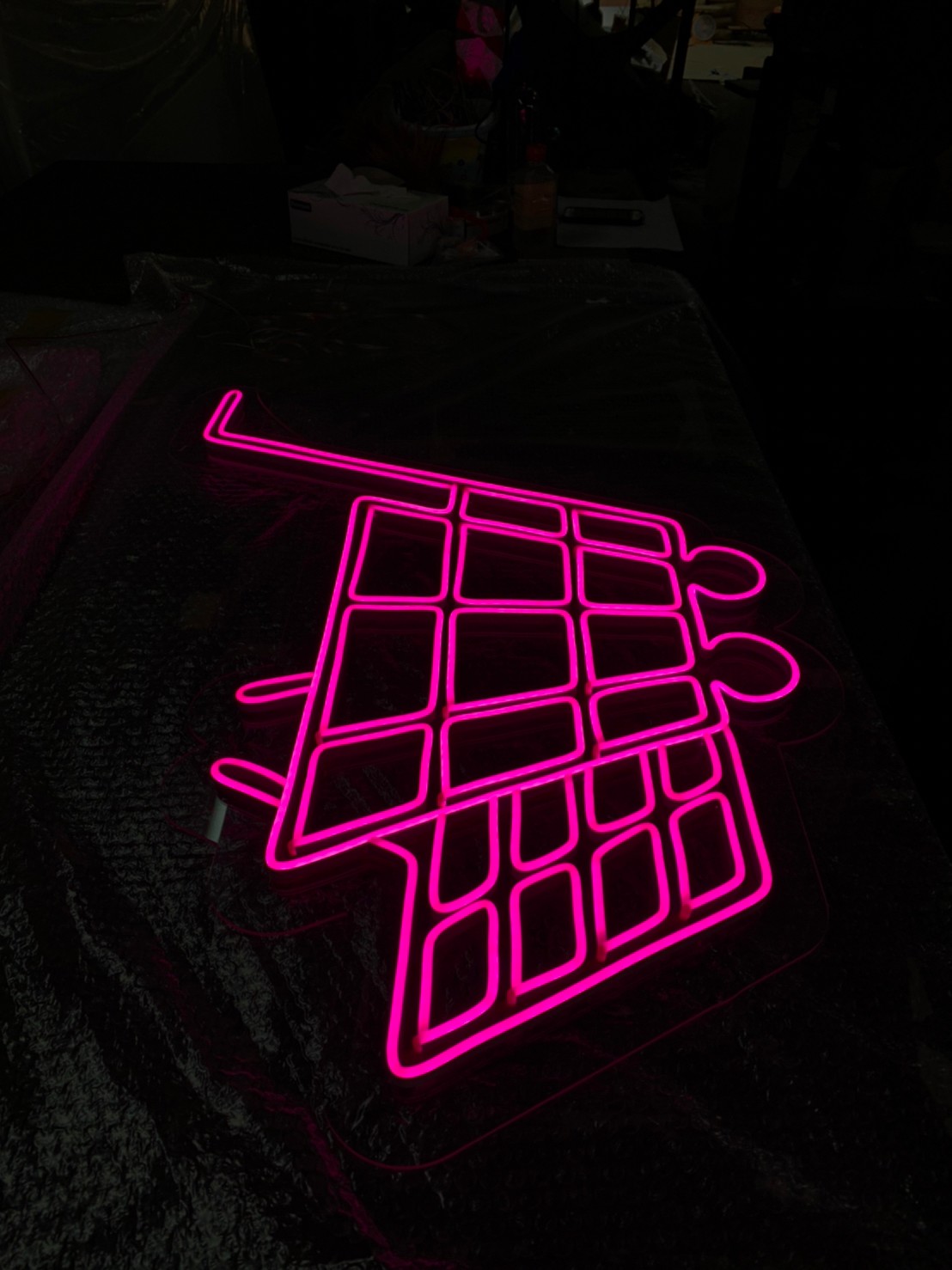 ไฟนีออน เฟค