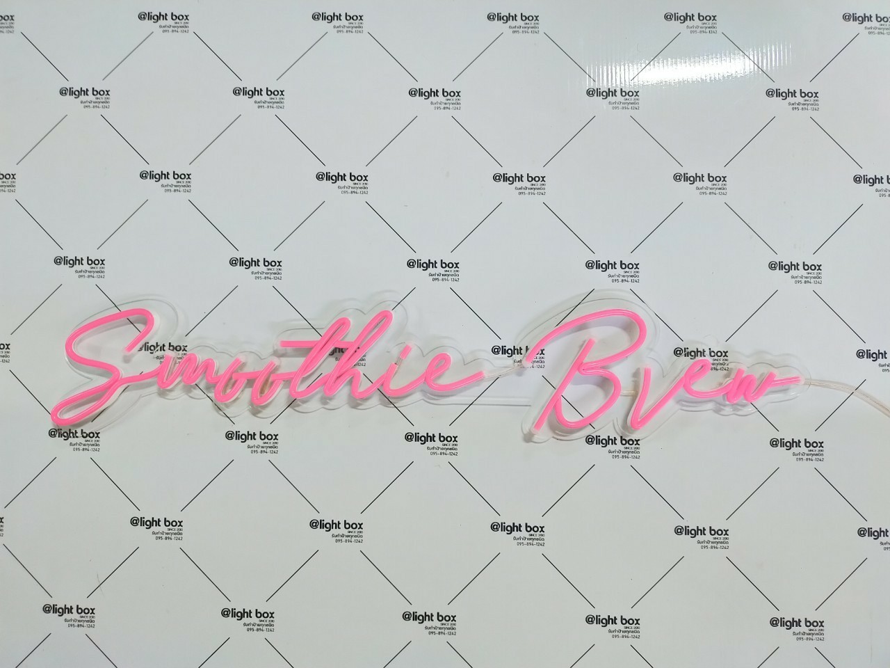 ป้ายไฟนีออน LED อะคริลิคใสรองหลัง