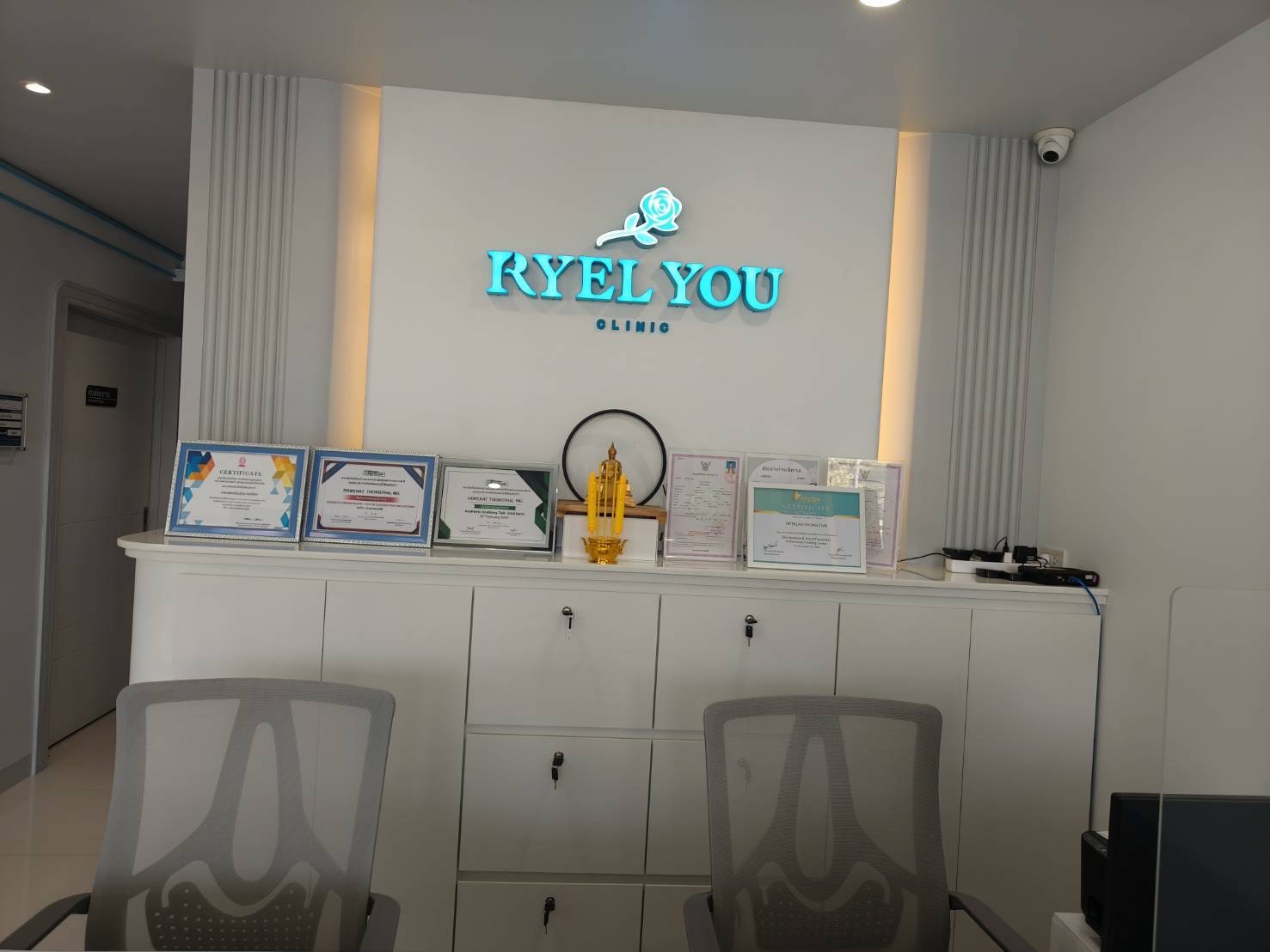 ป้ายอักษรไฟออกหน้าไร้คิ้ว ป้ายขอนแก่น