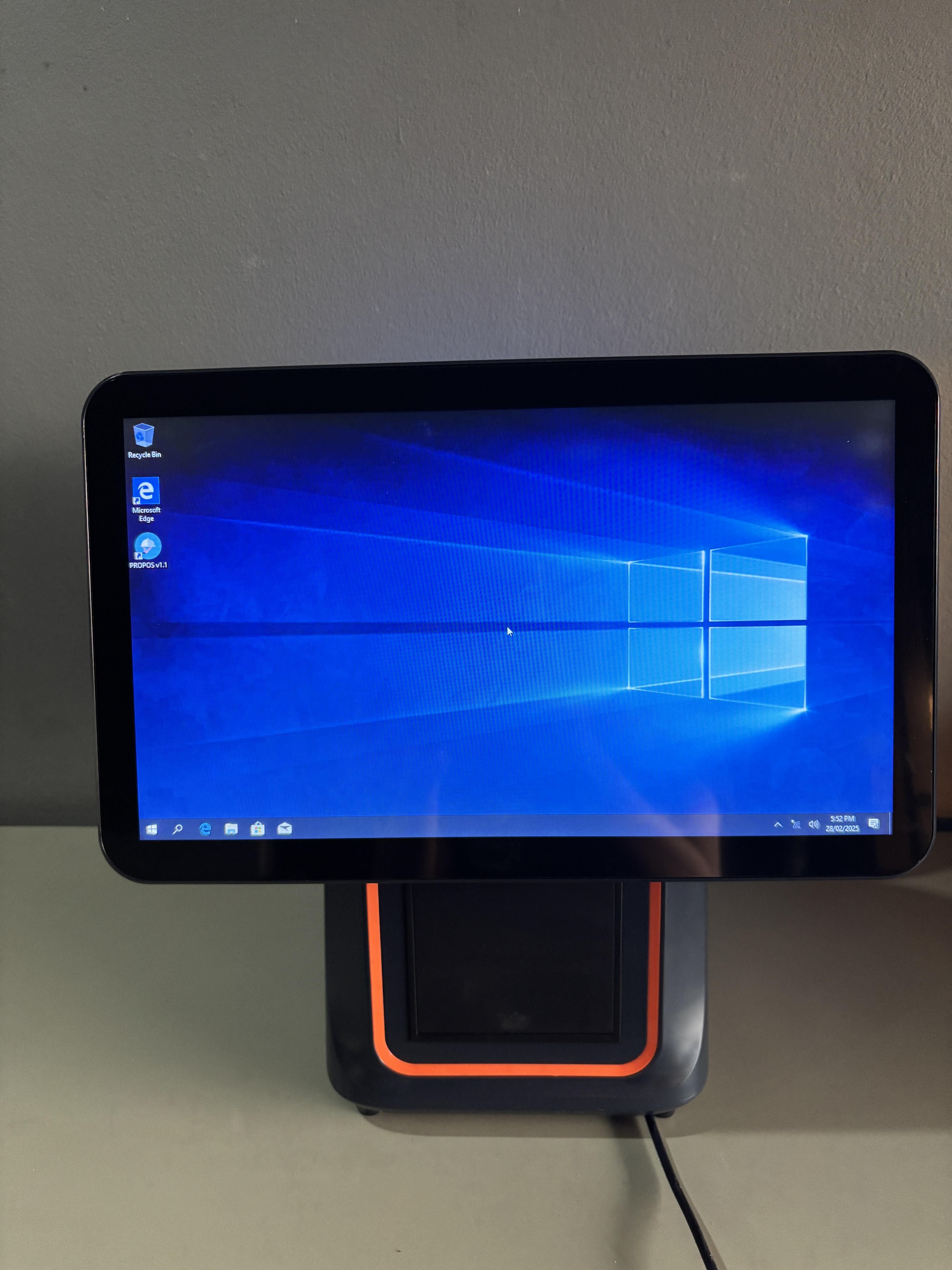 คอมพิวเตอร์ ทัศกรีน POS all in one รุ่น 2 จอ ปริ้นเตอร์ในตัว รุ่น ITM-38120-1M มือสอง
