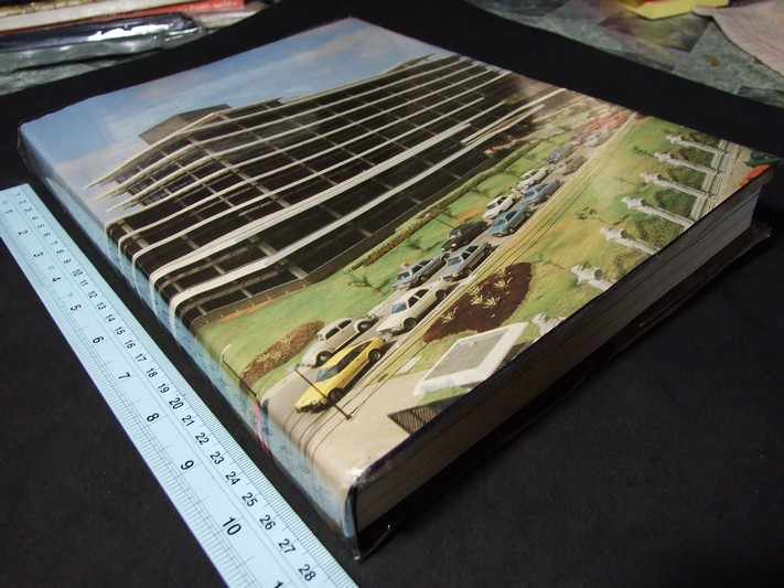 หนังสือ ที่ระลึกในการเปิดอาคารสำนักงานใหญ่ ธนาคารแห่งประเทศไทย 12 ก.ค.2525 ปกแข็ง 365 หน้า พิมพ์ปี 2525