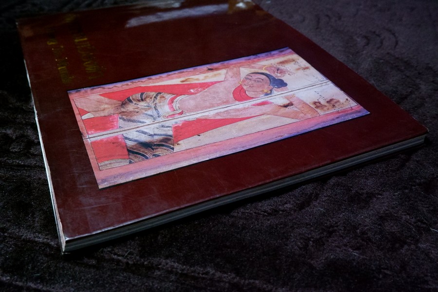 จิตรกรรมเวียงต้า โดย วิถี พานิชพันธ์ ลอรี่ มอนต์