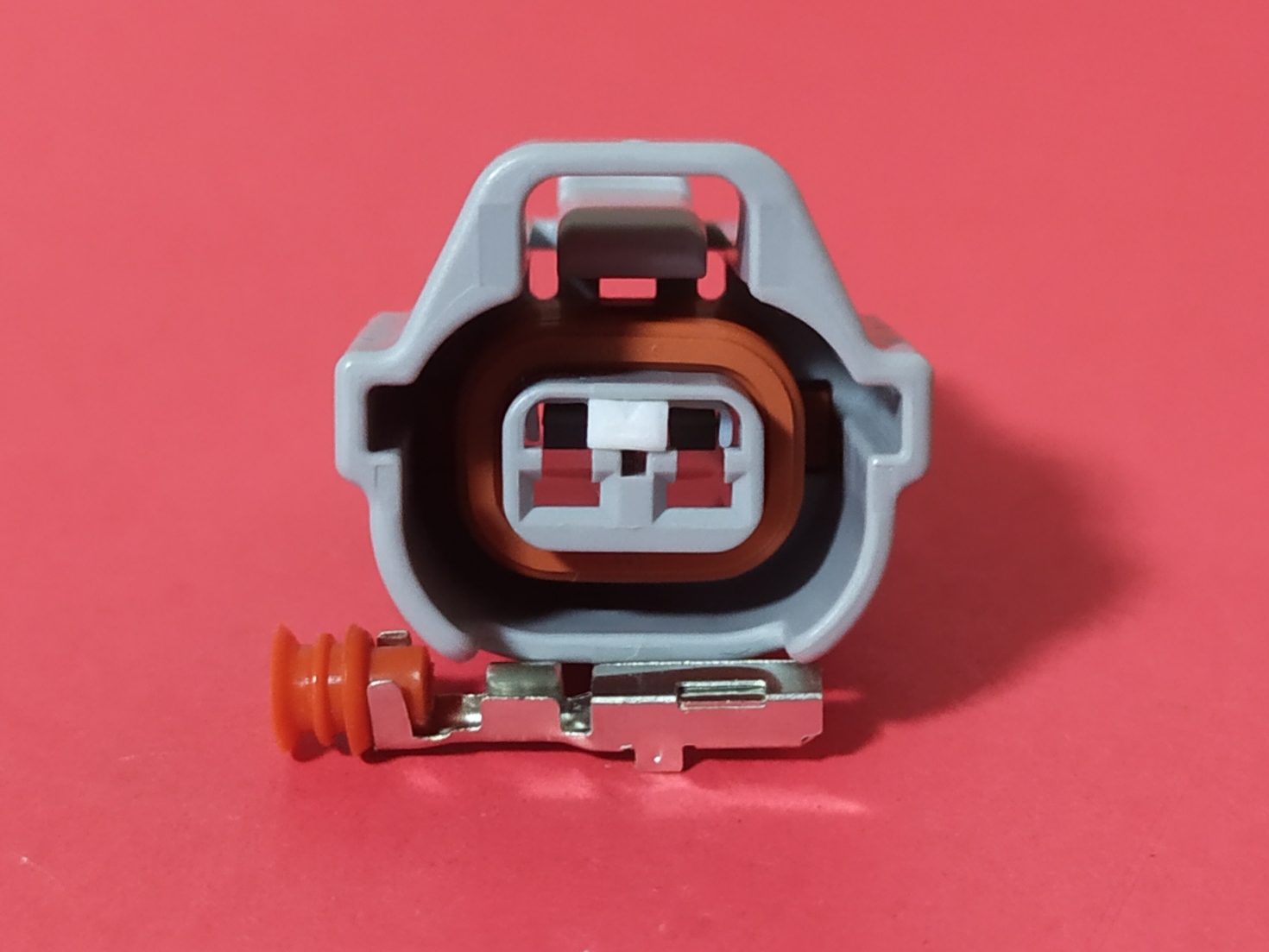 2 พิน เทา หัวฉีด Toyota, Isuzu, หรือ วาวล์ควบคุมเชื้อเพลิง #0670