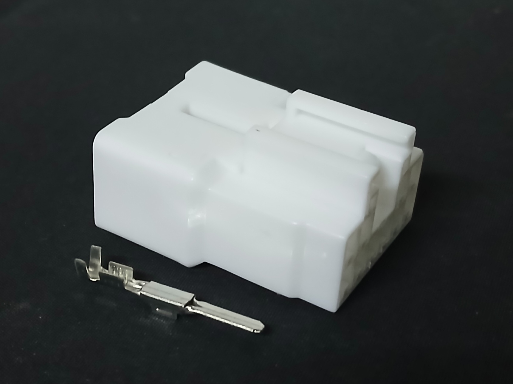 10 พิน ขาว กล่องคุมสเต็ปมอเตอร์เทอร์โบ วีโก้ #641059