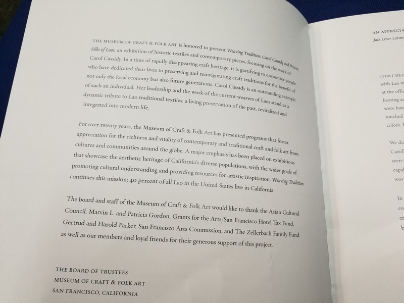 WEAVING TRADITION BY CAROL CASSIDY & WOVEN SILKS OF LAOS มี 160 หน้า ปี 2004