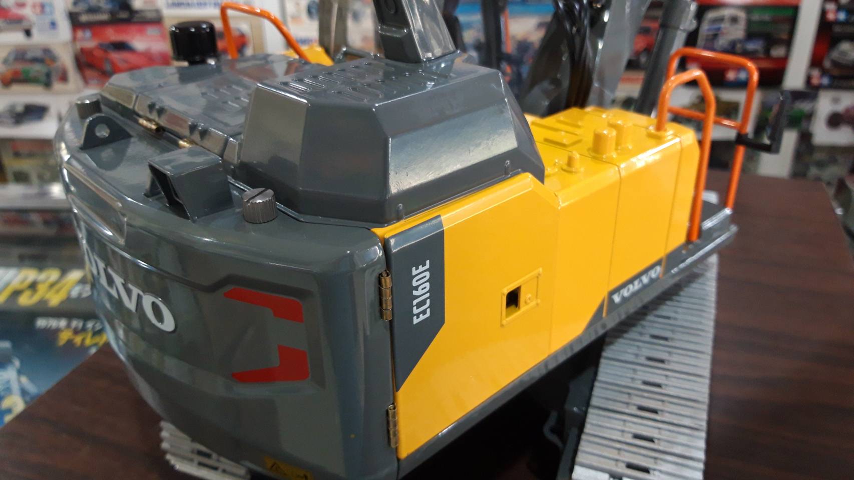 Volvo EC160E (1:14 Full Metal)