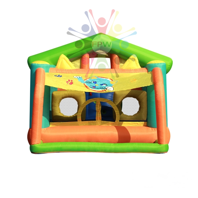 บ้านลมขนาด 450x360x245 cm สินค้าผลิตและออกแบบได้ลงตัวและน่ารักสุดๆ พร้อด้วยฟังท์ชั่นที่เสริมสร้างพัฒนาการและจินตนาการได้อย่างครบครัน มีสีสันสดใสออกแบบมาเพื่อกระตุ้นประสาทตาในการมองเห็นของเด็กๆ เหมาะสำหรับเด็กอายุ 3-10 ขวบน้ำหนักโดยรวมไม่เกิน 100 กิโลกรัม