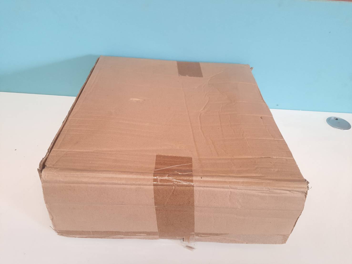 ลิ้นชักเก็บเงิน 4ช่องแบงค์ 5 ช่องเหรียญ ขนาด 33*38*8 cm. มือสอง