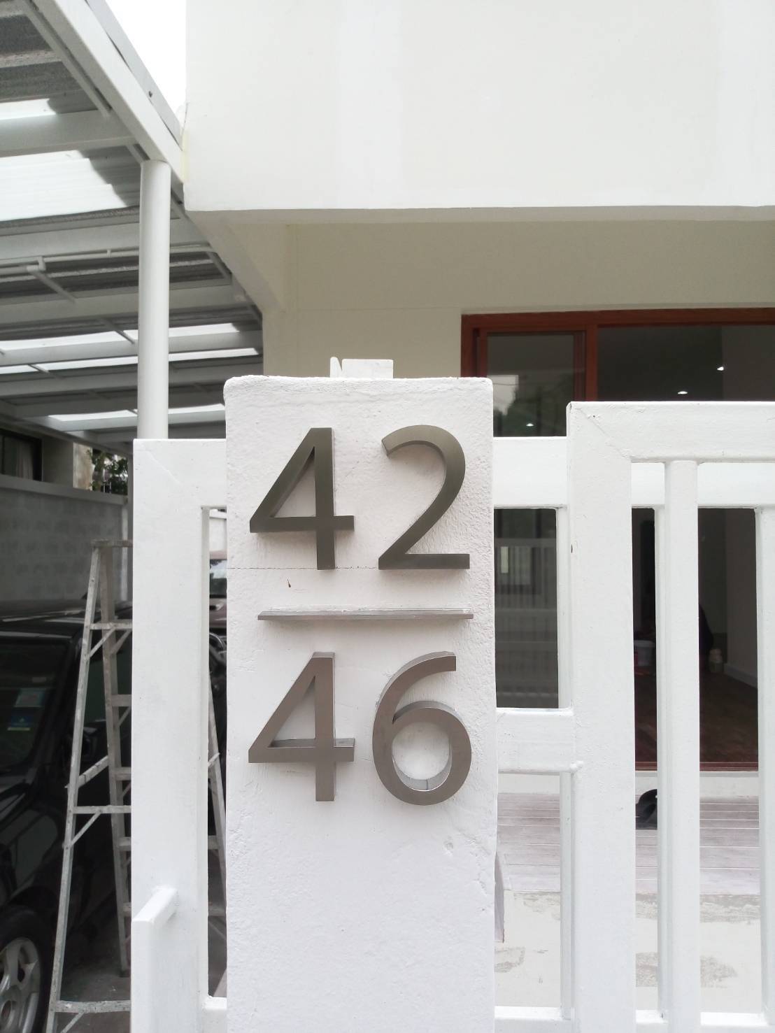 ป้ายบ้านเลขที่สแตนเลสยกขอบผลิตพร้อมติดตั้งที่ จตุจักร