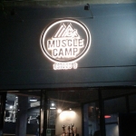 ป้ายอักษรโลหะ ติดไฟออกหลัง #MUSCLECAMPGYM