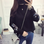 พร้อมส่ง - เสื้อไหมพรมแขนยาวมีลายปักที่แขนเสื้อน่ารักๆ ST751 (สีดำ)