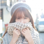 พร้อมส่ง - ผ้าพันคอไหมพรมกันหนาว NC110 (สีขาวดำ)