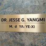 ป้ายสแตนเลสหน้าทองเหลือง กัดกรดลงสีดำ