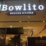 ป้ายกล่องไฟร้าน bowlito mexican kitchen