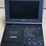 เป็นเครื่องเล่นวิดีโอ HD แบบพกพา Sony GVHD700/1 HDV Portable Video Recorder