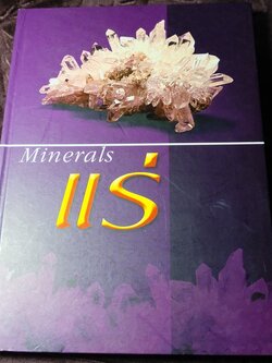 หนังสือ เเร่ โดย กรมทรัพยากรธรณี ปกแข็ง ปี 2553