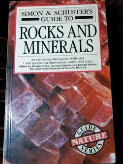 SIMON & SCHUSTER'S GUIDE TO ROCKS AND MINERALS หนา 607 หน้า